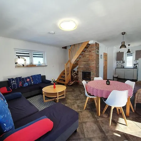 Σπίτι διακοπών Comfortable Home, Private Garden, Sauna