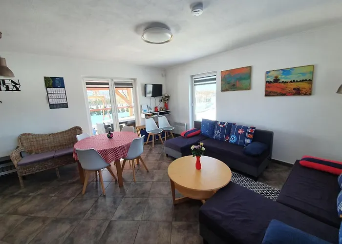 Comfortable Home, Private Garden, Sauna בית נופש *