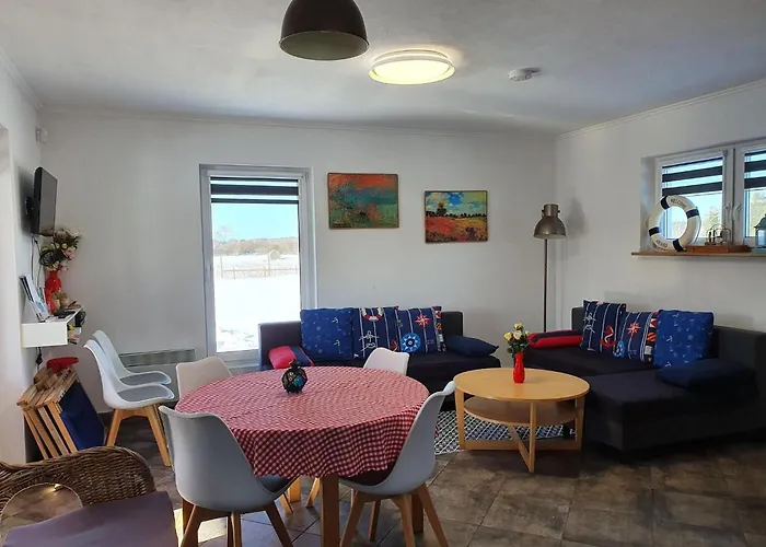 בית נופש Comfortable Home, Private Garden, Sauna