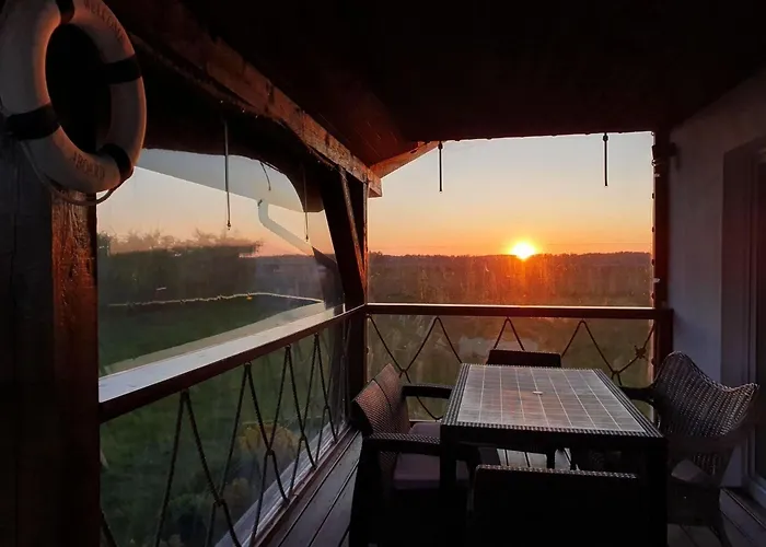 בית נופש Comfortable Home, Private Garden, Sauna *